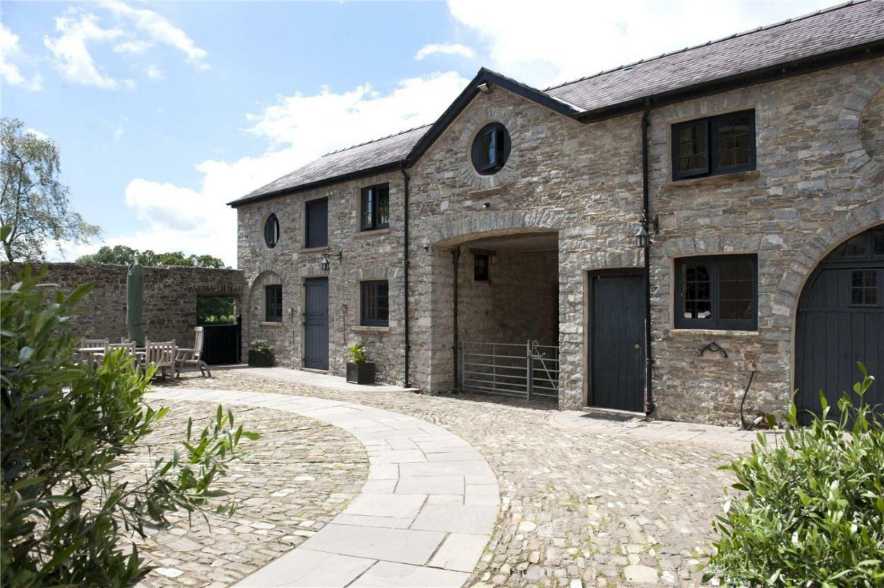 The Stable Loft, Llwynhelig Manor Apartment Llandeilo Exterior photo